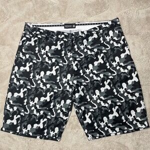 Tattoo Golf‎ Performance Mens 42 Camo Shorts Black White Grey Skull Golfing